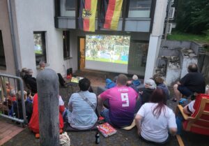 Mehr über den Artikel erfahren Rückschau | Public Viewing